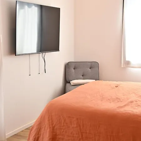 Modern And Bright Vacation Дом отдыха Борм-ле-Мимоза